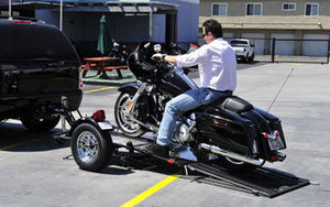 Kendon Premium Single Ride-Up BB107RU-A Motorcycle Trailer 1,300 LB GVWR – manufacturer media image 2