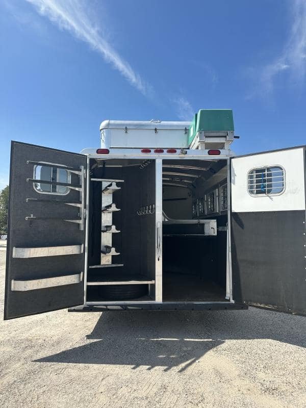 2007 4 Star 4 Horse 14' Outlaw LQ Slide Out - Image 7