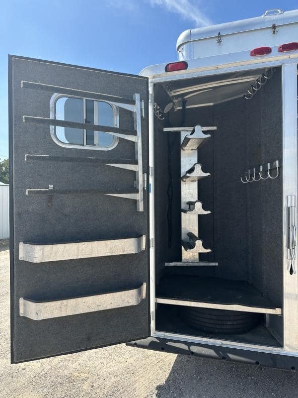 2007 4 Star 4 Horse 14' Outlaw LQ Slide Out - Image 8