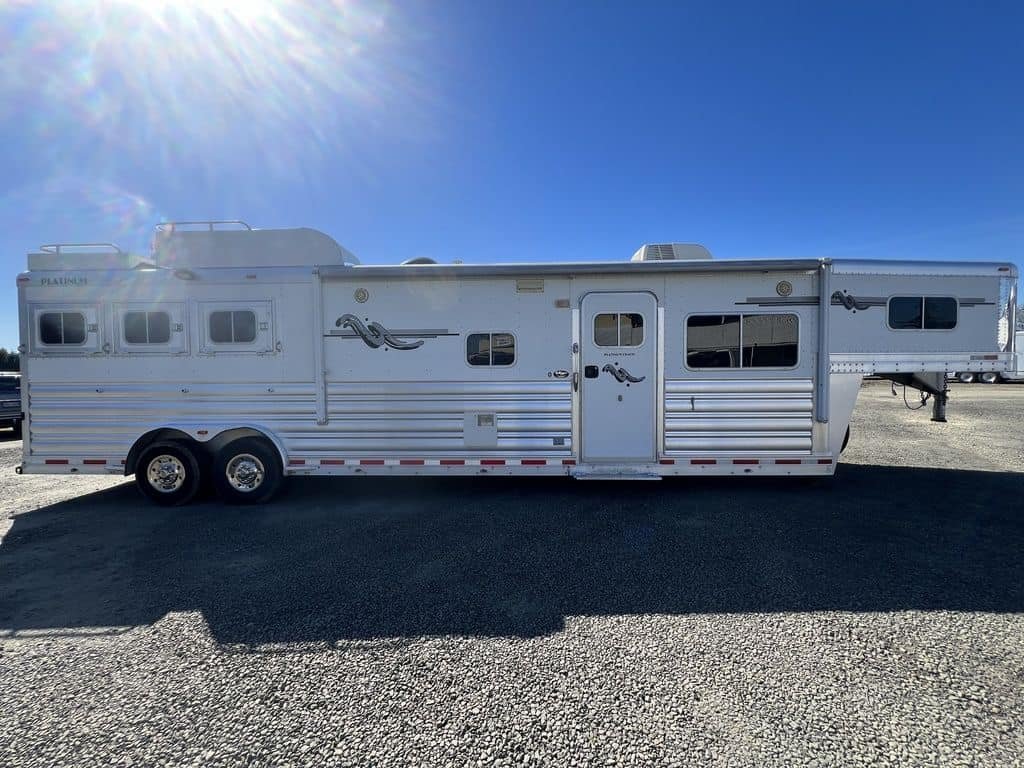 2009 Platinum Coach 3 H 16' SW w/Outlaw Conversion - Image 3