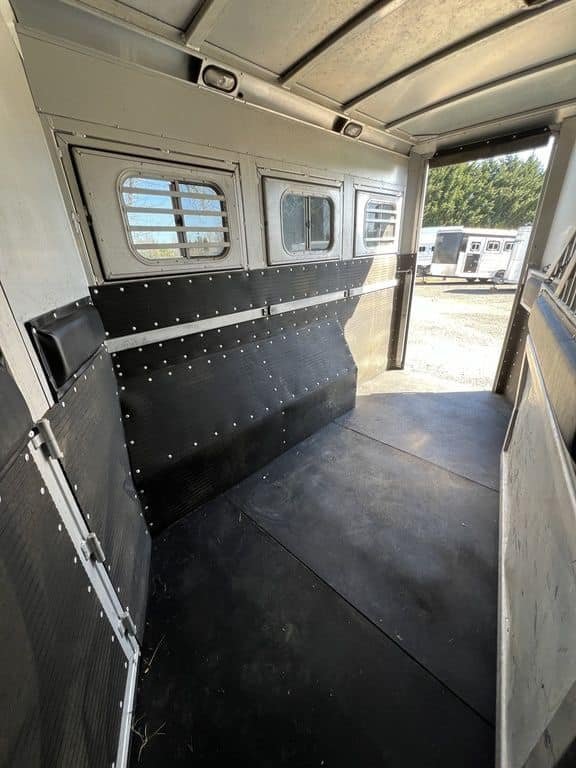 2009 Platinum Coach 3 H 16' SW w/Outlaw Conversion - Image 21
