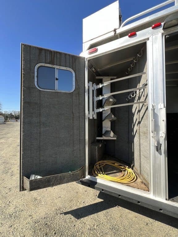 2009 Platinum Coach 3 H 16' SW w/Outlaw Conversion - Image 14